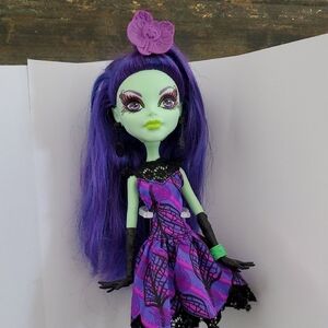 Amanita Nightshade, based on the Corpse Flower. 